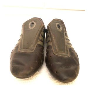 Adidas leather yoga shoes